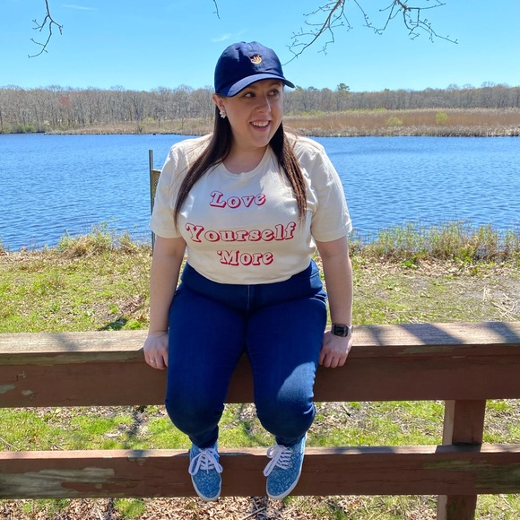 Love yourself tee - Picture 2 of 5